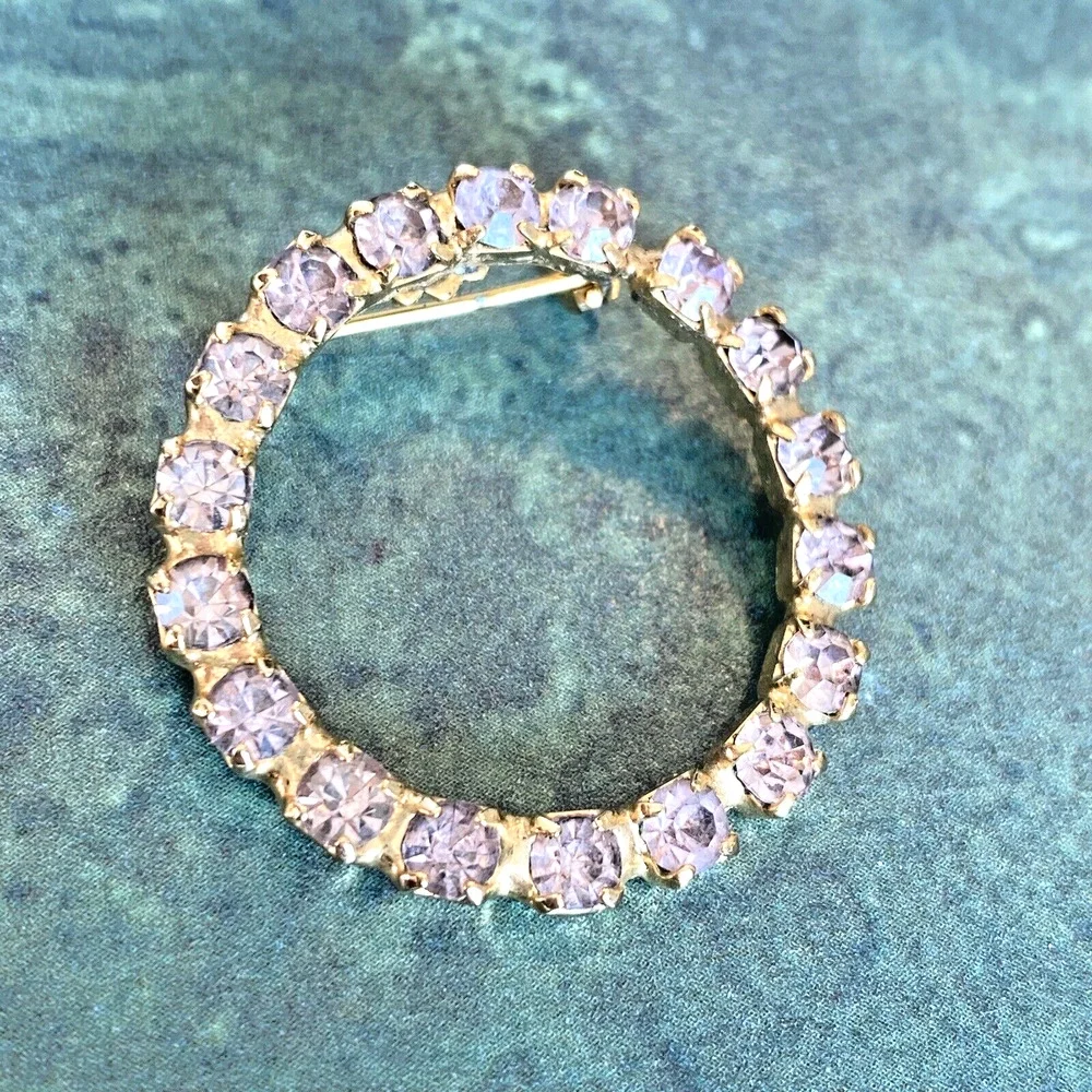 Vintage Wreath Brooch Mid Century Circle Pin Goldtone & Light Pink Rhinestones